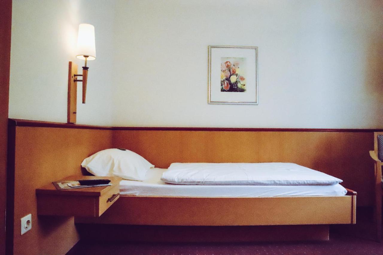 Cvjm-Tagungshaus Kassel Am Unesco-Welterbe Bergpark Wilhelmshoehe Eksteriør billede